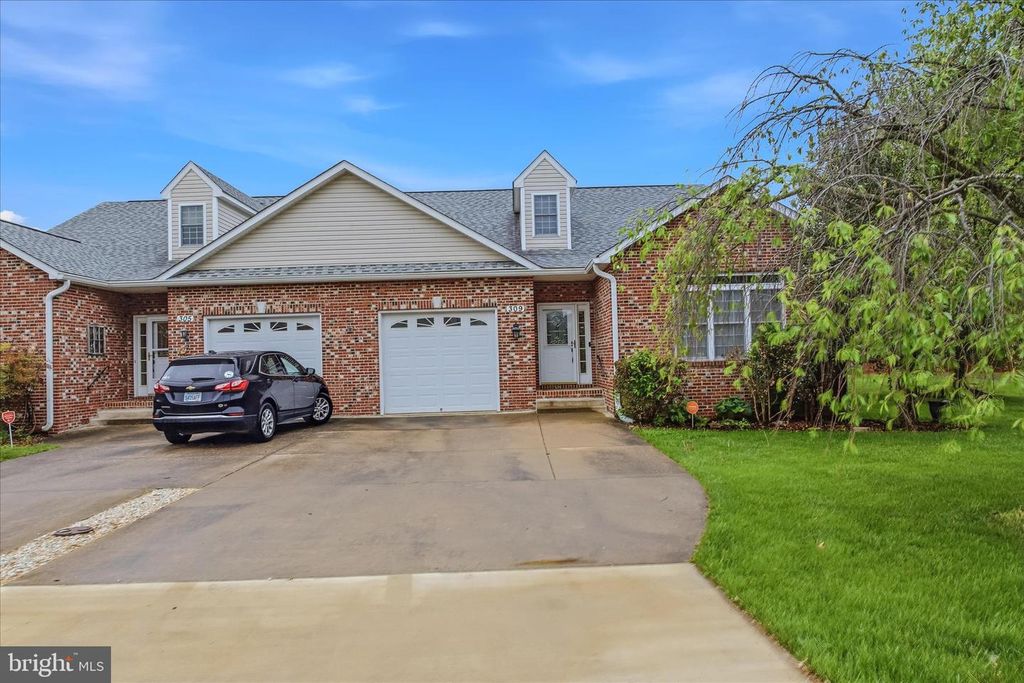 309 BROOKLINE DR, Charles Town, WV 25414