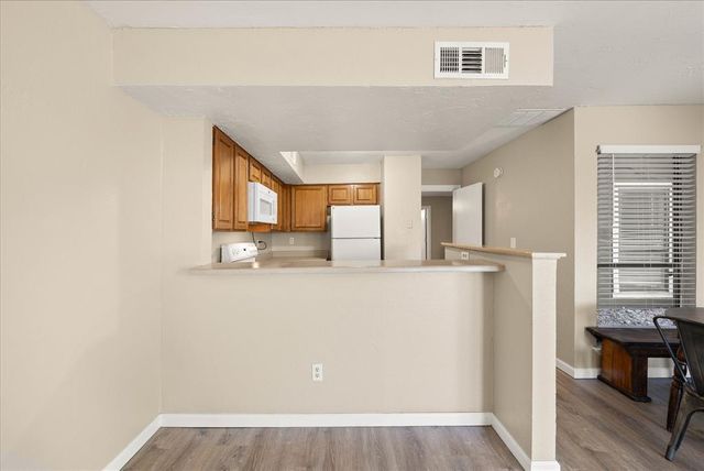 11510 N May Avenue B107, Oklahoma City, OK 73120