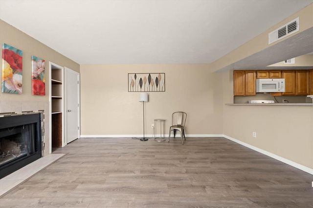 11510 N May Avenue B107, Oklahoma City, OK 73120