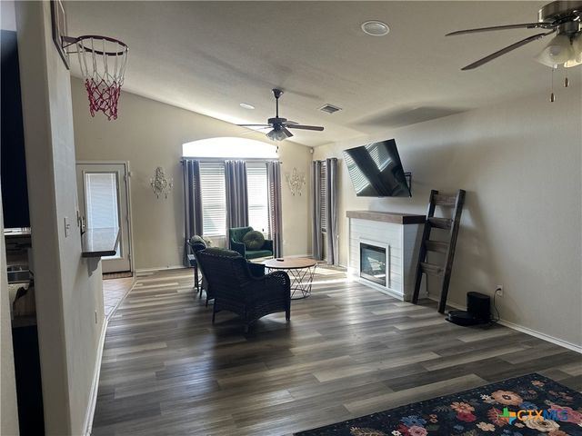 9203 Lake Pointe Drive, Temple, TX 76502