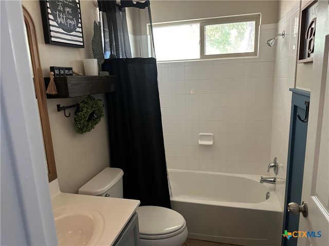 9203 Lake Pointe Drive, Temple, TX 76502