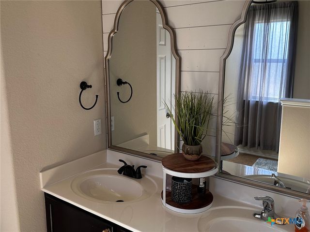 9203 Lake Pointe Drive, Temple, TX 76502