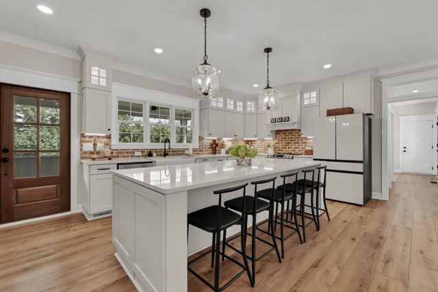 3255 Harris Cir, Palmyra, TN 37142