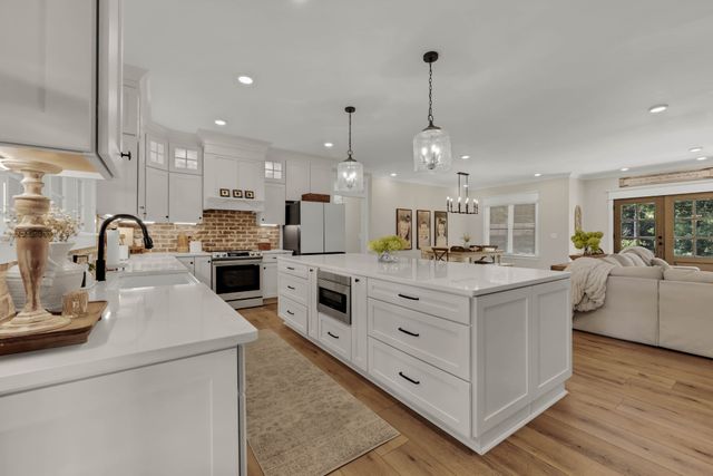 3255 Harris Cir, Palmyra, TN 37142