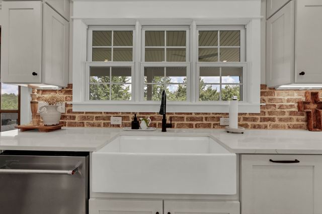 3255 Harris Cir, Palmyra, TN 37142