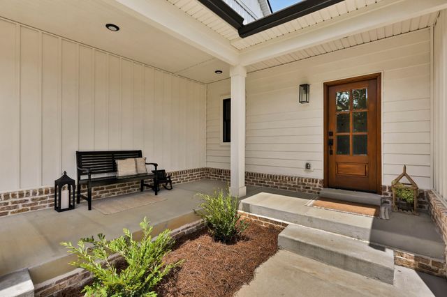 3255 Harris Cir, Palmyra, TN 37142