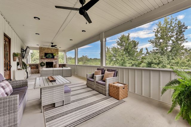 3255 Harris Cir, Palmyra, TN 37142