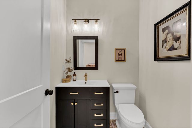 3255 Harris Cir, Palmyra, TN 37142