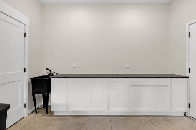 3255 Harris Cir, Palmyra, TN 37142