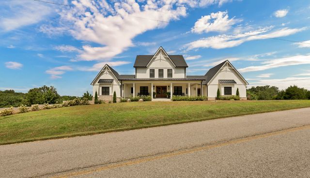 3255 Harris Cir, Palmyra, TN 37142