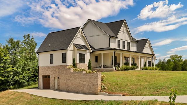 3255 Harris Cir, Palmyra, TN 37142