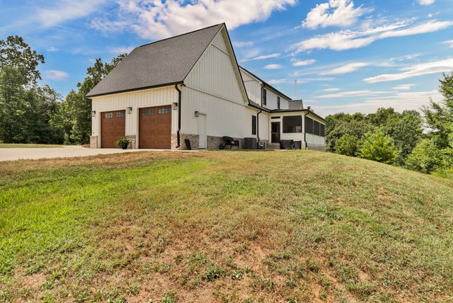 3255 Harris Cir, Palmyra, TN 37142