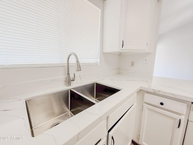 7027 W CHERRY HILLS Drive, Peoria, AZ 85345