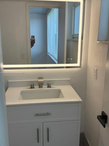 1101 NE 191st St H401, Miami, FL 33179