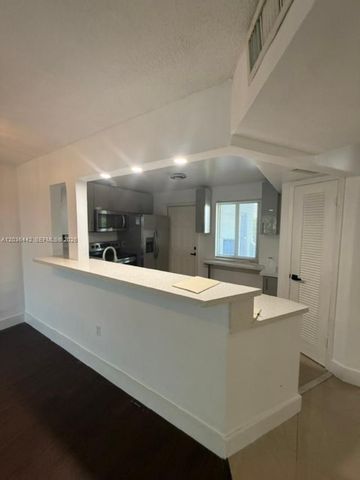 1101 NE 191st St H401, Miami, FL 33179