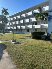 1101 NE 191st St H401, Miami, FL 33179