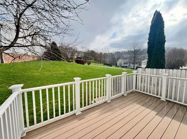 320 Winners Circle, North Strabane, PA 15317