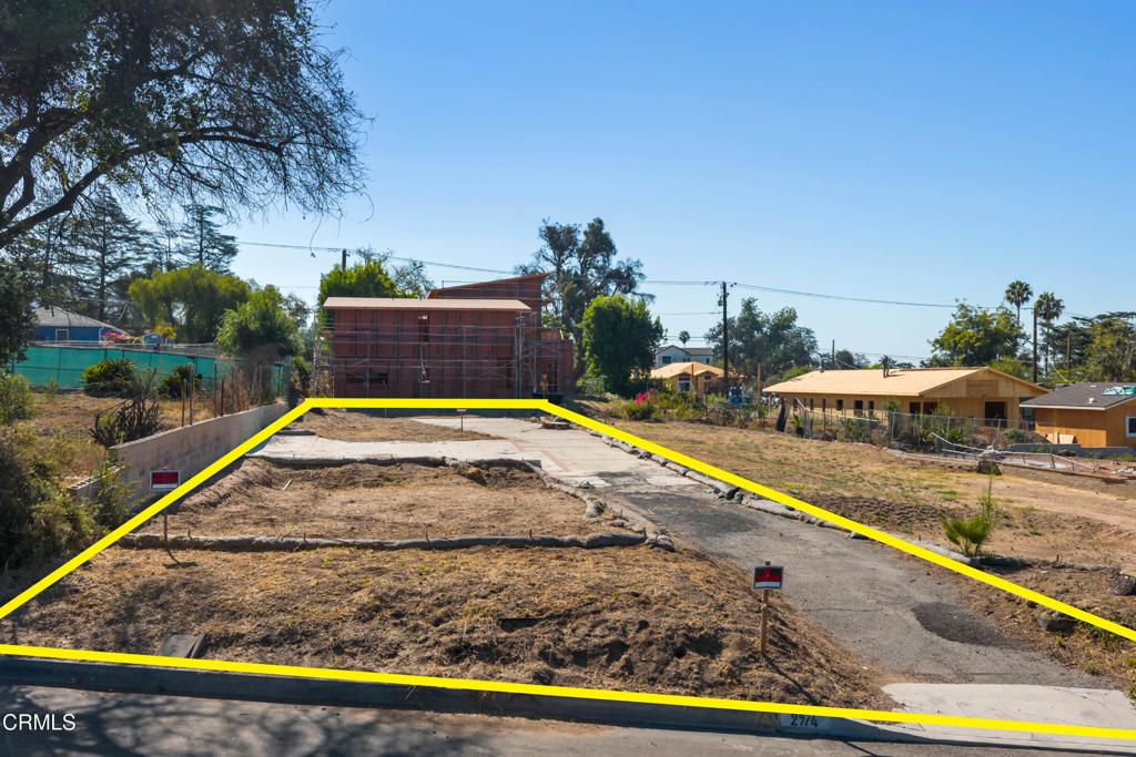 Image 2 of property listing at 2974 Emerson Way, Altadena, CA 91001