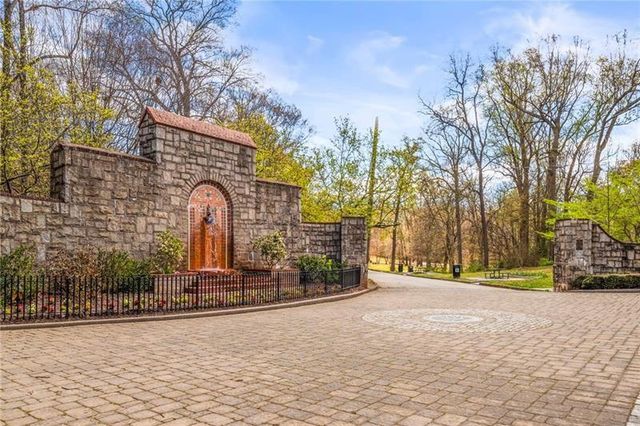 483 Hammons Way, Atlanta, GA 30315