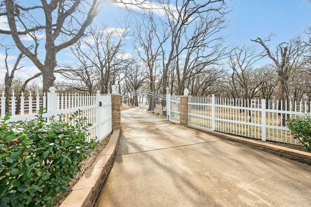 7260 Hudson Cemetery Road, Mansfield, TX 76063