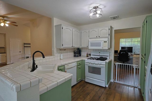1699 Northfield Dr, Yuba City, CA 95993