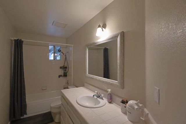 1699 Northfield Dr, Yuba City, CA 95993