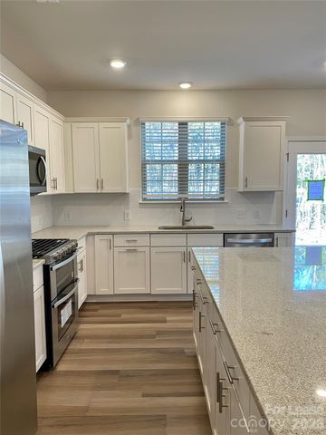 3217 Glenn Hope Way, Matthews, NC 28104