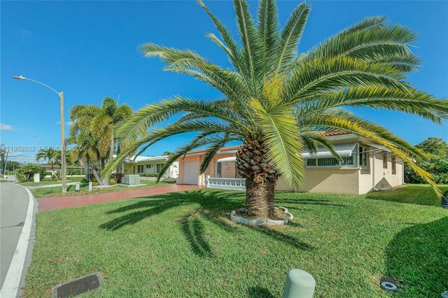 4904 Mainland Dr, Tamarac, FL 33319