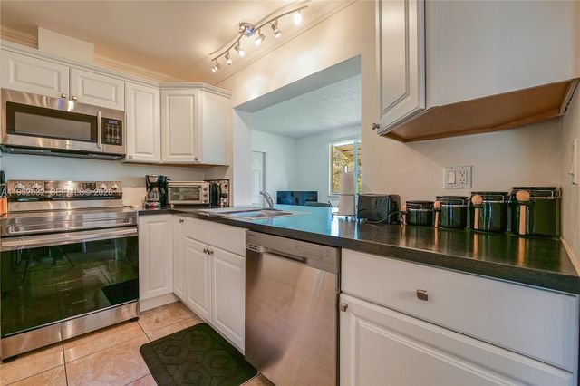 4904 Mainland Dr, Tamarac, FL 33319