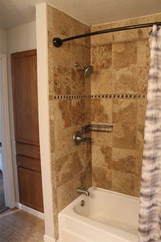 121 Port O Call Court, Runaway Bay, TX 76426
