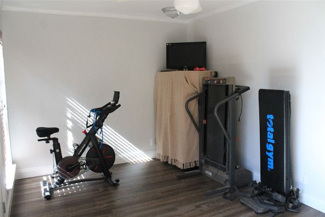 121 Port O Call Court, Runaway Bay, TX 76426