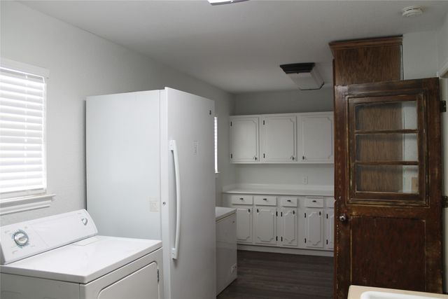 121 Port O Call Court, Runaway Bay, TX 76426