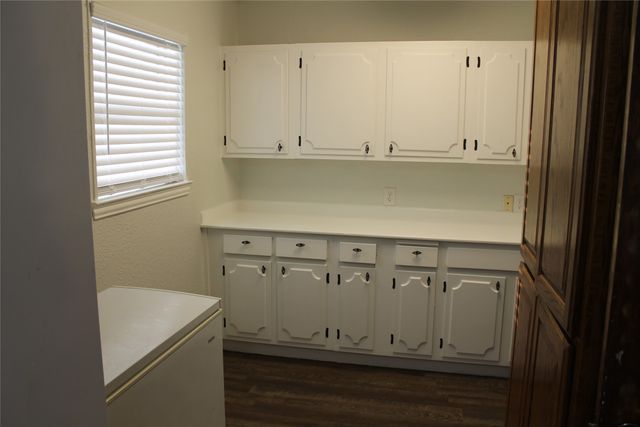 121 Port O Call Court, Runaway Bay, TX 76426