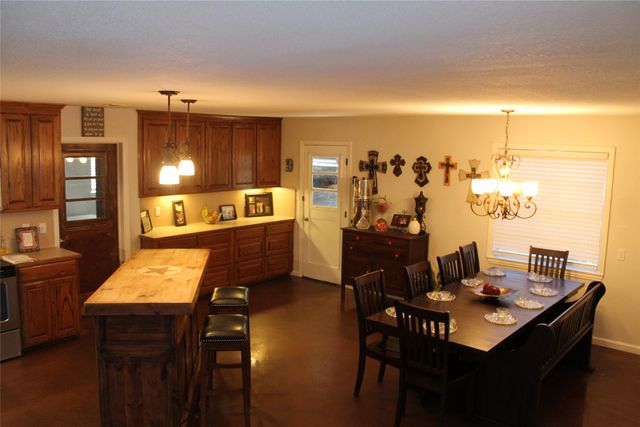 121 Port O Call Court, Runaway Bay, TX 76426