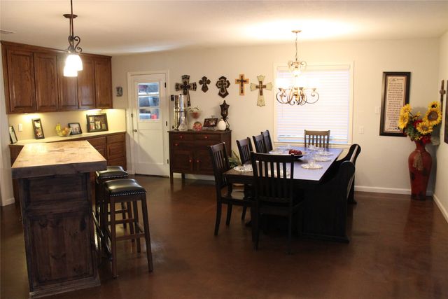 121 Port O Call Court, Runaway Bay, TX 76426