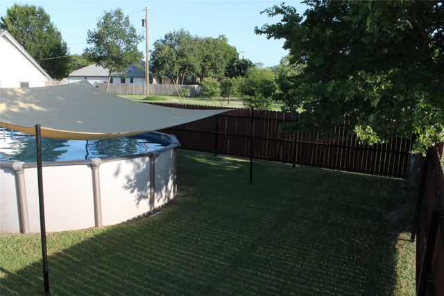 121 Port O Call Court, Runaway Bay, TX 76426