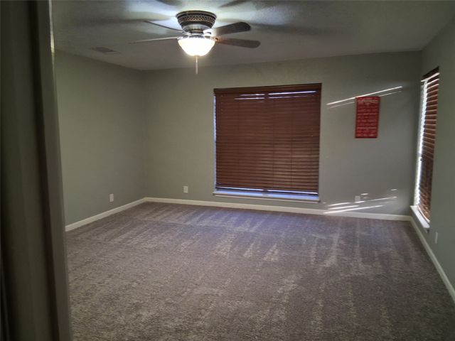 121 Port O Call Court, Runaway Bay, TX 76426