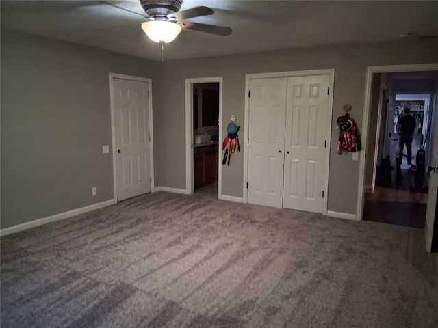 121 Port O Call Court, Runaway Bay, TX 76426