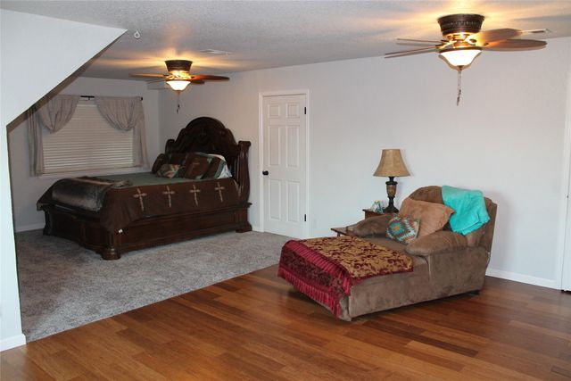 121 Port O Call Court, Runaway Bay, TX 76426