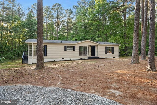1109 EASTHAM RD, Bumpass, VA 23024