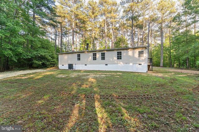1109 EASTHAM RD, Bumpass, VA 23024