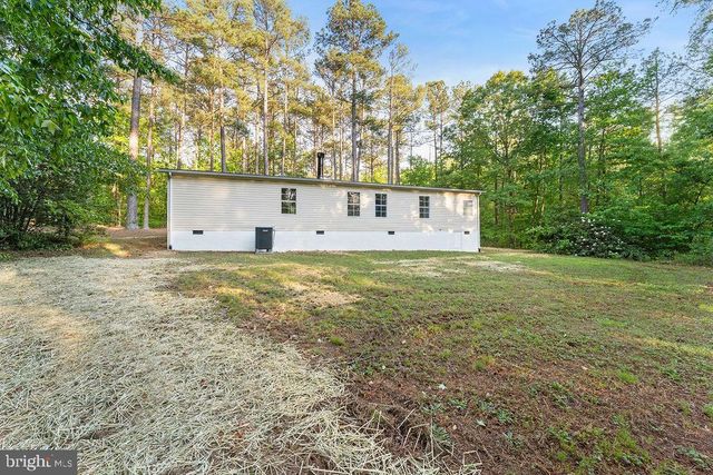 1109 EASTHAM RD, Bumpass, VA 23024