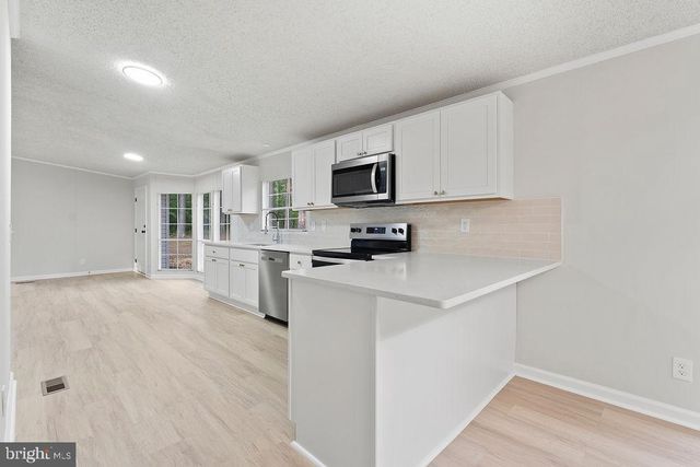 1109 EASTHAM RD, Bumpass, VA 23024