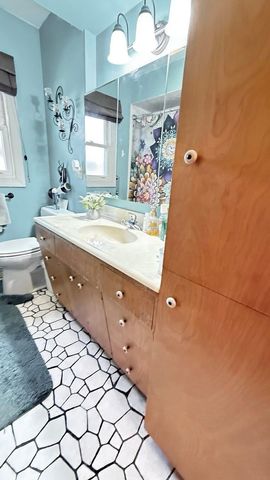 8412 Greenwood Avenue, Munster, IN 46321