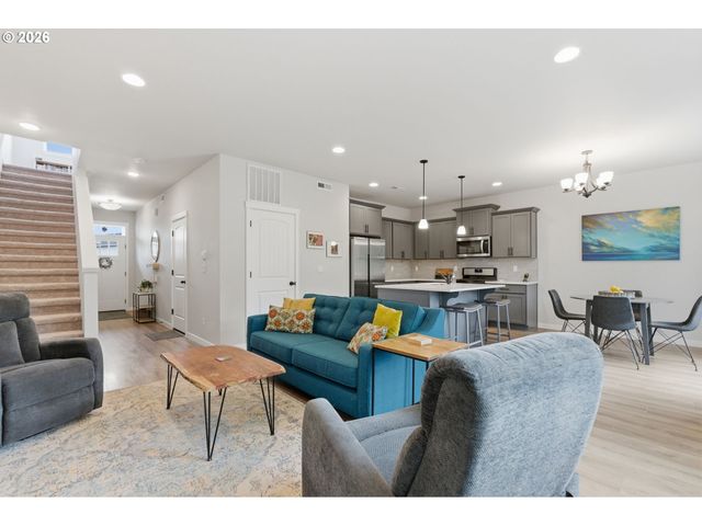 1537 S CAMILLE Pl, Newberg, OR 97132
