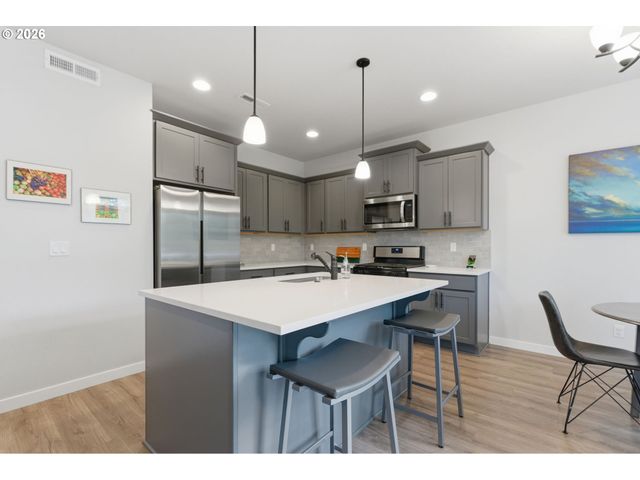1537 S CAMILLE Pl, Newberg, OR 97132