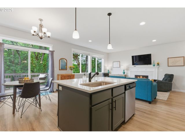 1537 S CAMILLE Pl, Newberg, OR 97132
