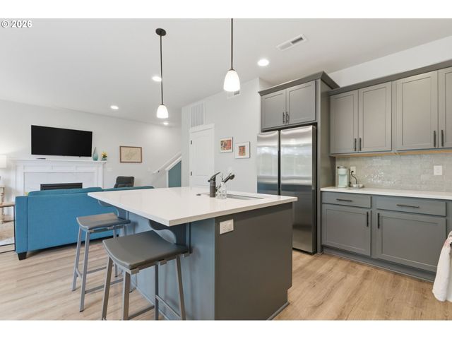 1537 S CAMILLE Pl, Newberg, OR 97132