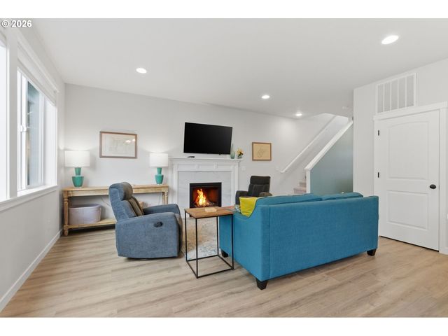 1537 S CAMILLE Pl, Newberg, OR 97132