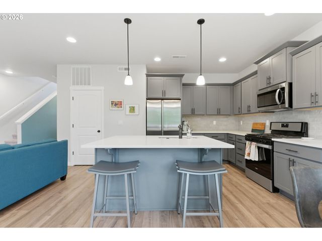 1537 S CAMILLE Pl, Newberg, OR 97132